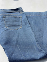 Load image into Gallery viewer, Pilcro and the Letterpress Wide Leg Jeans 32