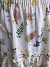 Load image into Gallery viewer, Sunday Best floral skirt M