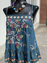 Load image into Gallery viewer, Anthropologie Embroidered Tank Top L