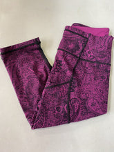 Load image into Gallery viewer, Lululemon Capri Leggings 6