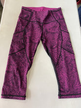 Load image into Gallery viewer, Lululemon Capri Leggings 6
