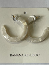 Load image into Gallery viewer, Palm Tree Hoop O/S Banana Republic Earrings
