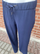 Load image into Gallery viewer, Lululemon pants 6