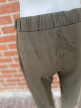 Load image into Gallery viewer, Lululemon pants 6