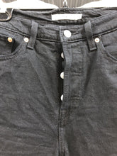 Load image into Gallery viewer, Levis Wedgie Skinny 30