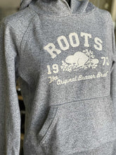 Load image into Gallery viewer, Roots Sweater M