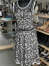 Load image into Gallery viewer, BCBG Max Azria Dress M