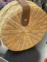 Load image into Gallery viewer, Wicker circle handbag