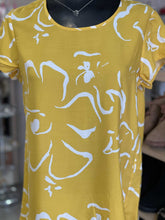 Load image into Gallery viewer, Vero Moda Top Short Sleeve M