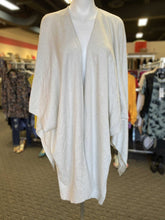 Load image into Gallery viewer, Lululemon knit shawl O/S