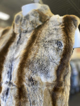Load image into Gallery viewer, Rabbit fur/knit vest M