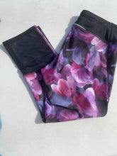 Load image into Gallery viewer, Kyodan Cropped Capri Leggings M