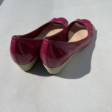 Load image into Gallery viewer, Cole Haan Patent Sandals 7.5