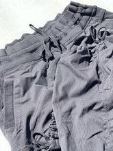 Load image into Gallery viewer, Lululemon Pants 12 Reg