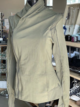 Load image into Gallery viewer, Lululemon Sweater 6