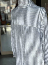 Load image into Gallery viewer, Sigrid Olsen Linen Top Long Sleeve 1X