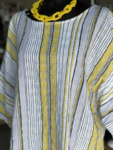 Load image into Gallery viewer, Froccella Stiff Linen Top Short Sleeve L