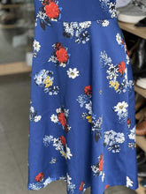 Load image into Gallery viewer, Banana Republic (outlet) Floral Dress 4