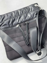 Load image into Gallery viewer, Unbranded Handbag