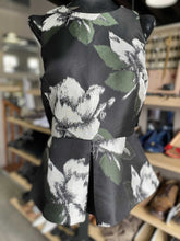 Load image into Gallery viewer, RW&CO Sleeveless Top S