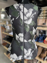 Load image into Gallery viewer, RW&CO Sleeveless Top S