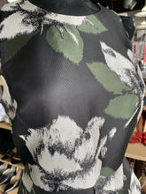 Load image into Gallery viewer, RW&CO Sleeveless Top S