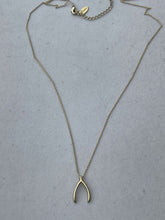 Load image into Gallery viewer, Orelia Wishbone Necklace