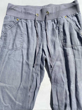 Load image into Gallery viewer, Guess Linen Pants M