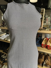 Load image into Gallery viewer, Lululemon Dress Seems like 4/6