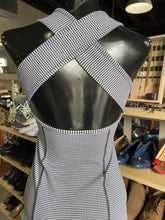Load image into Gallery viewer, Lululemon Dress Seems like 4/6