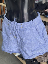 Load image into Gallery viewer, Guess Cotton/Linen Shorts S