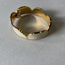 Load image into Gallery viewer, Kate Spade Scallop Bracelet