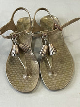 Load image into Gallery viewer, Juicy Couture Jelly Sandals 7