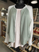 Load image into Gallery viewer, aako Satiny Jacket M