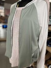 Load image into Gallery viewer, aako Satiny Jacket M