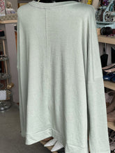 Load image into Gallery viewer, Banana Republic Luxespun Top Long Sleeve XL