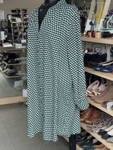 Load image into Gallery viewer, H&M Top Long sleeve 16