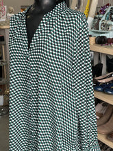 Load image into Gallery viewer, H&M Top Long sleeve 16