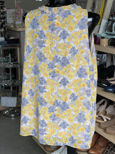 Load image into Gallery viewer, Rose & Olive Sleeveless Top XL