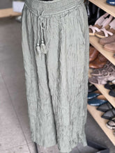 Load image into Gallery viewer, Wilfred Flowy Elasticized Waist Pants L