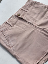 Load image into Gallery viewer, American Eagle Midi shorts 12
