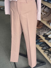 Load image into Gallery viewer, Uniqlo Dress Pants M