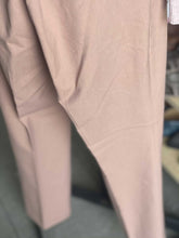 Load image into Gallery viewer, Uniqlo Dress Pants M
