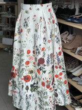 Load image into Gallery viewer, Chicwish Floral Skirt NWT S