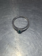 Load image into Gallery viewer, 10k Green Stone Ring