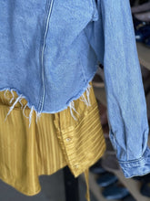 Load image into Gallery viewer, Pull & Bear Frayed Hem Denim Jacket M