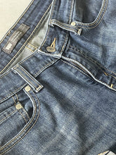 Load image into Gallery viewer, Levis Mid Rise Skinny Jeans 10
