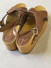 Load image into Gallery viewer, Sam Edelman Clog Sandals 8/38