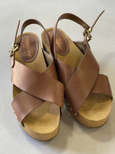 Load image into Gallery viewer, Sam Edelman Clog Sandals 8/38