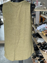 Load image into Gallery viewer, Banana Republic (outlet) Tank Top M